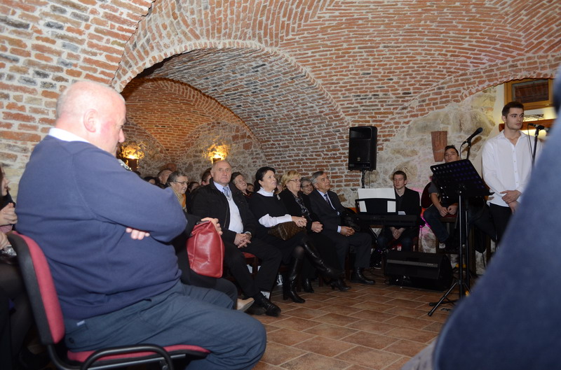 Klikni na fotografiju za uvecanje
