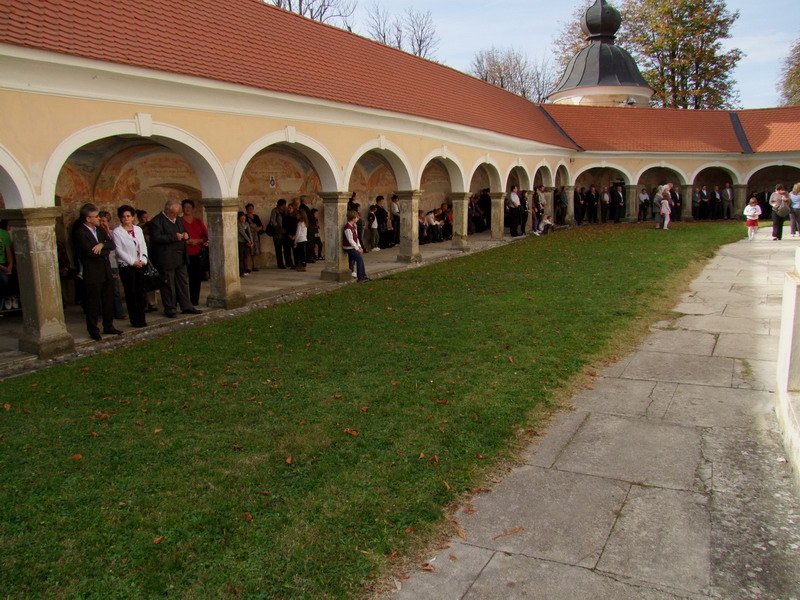 Klikni na fotografiju za uvecanje