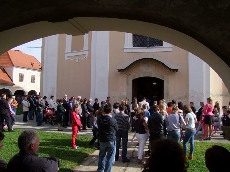 Klikni na fotografiju za uvecanje