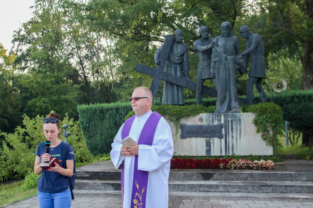 Klikni na fotografiju za uvecanje