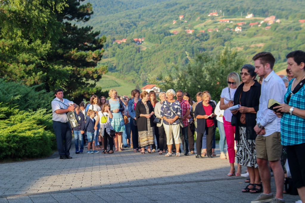 Klikni na fotografiju za uvecanje