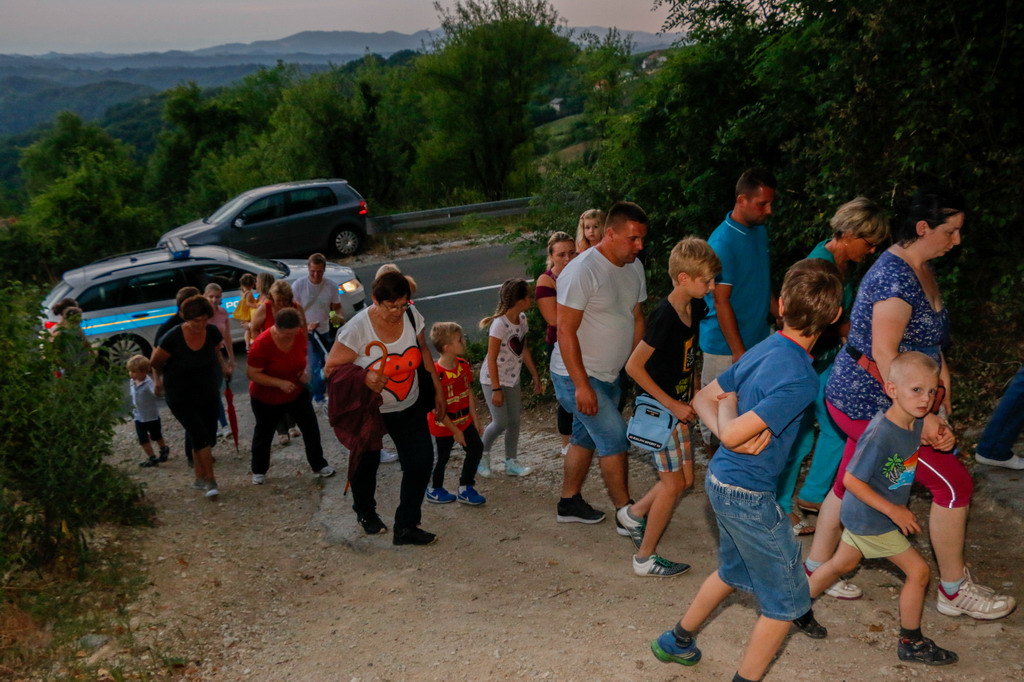 Klikni na fotografiju za uvecanje