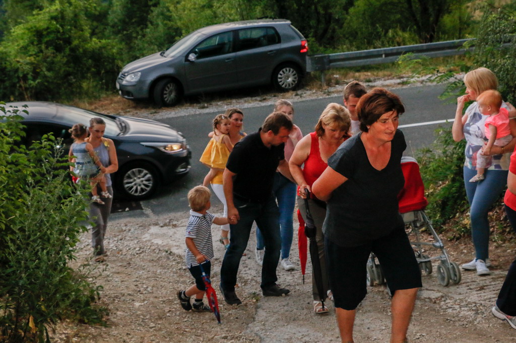 Klikni na fotografiju za uvecanje