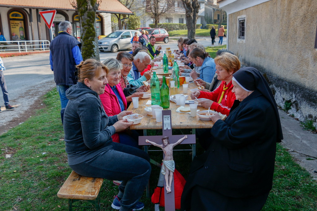 Klikni na fotografiju za uvecanje