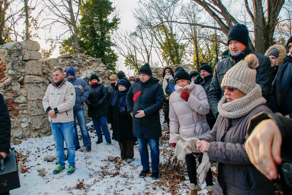 Klikni na fotografiju za uvecanje
