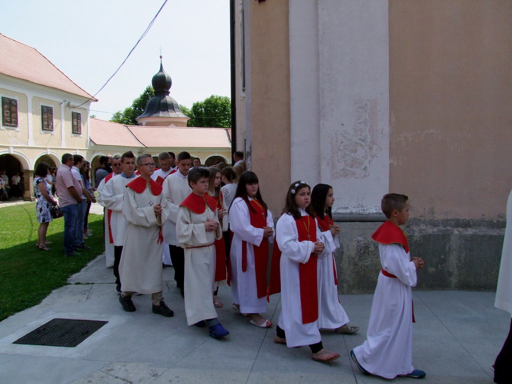 Klikni na fotografiju za uvecanje
