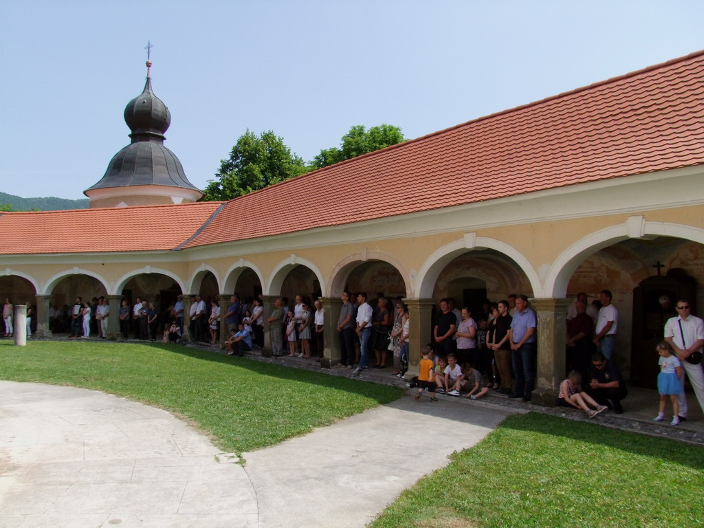 Klikni na fotografiju za uvecanje
