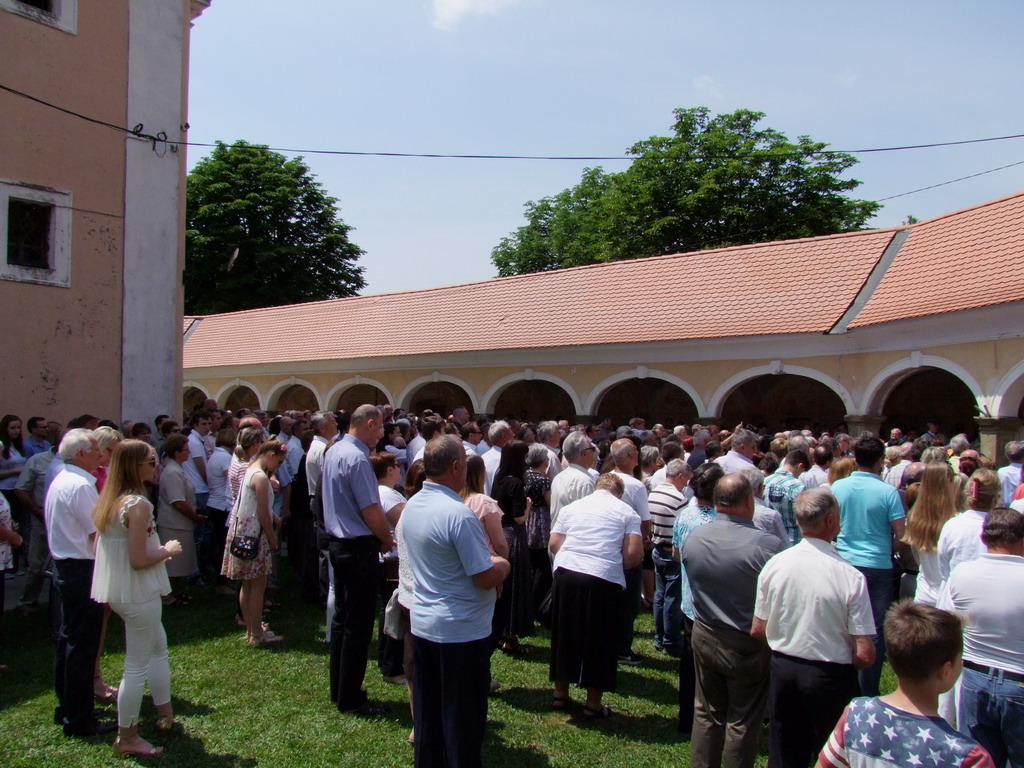 Klikni na fotografiju za uvecanje
