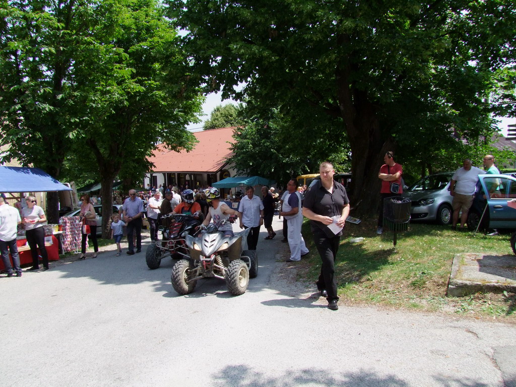 Klikni na fotografiju za uvecanje