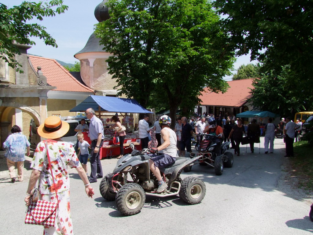 Klikni na fotografiju za uvecanje