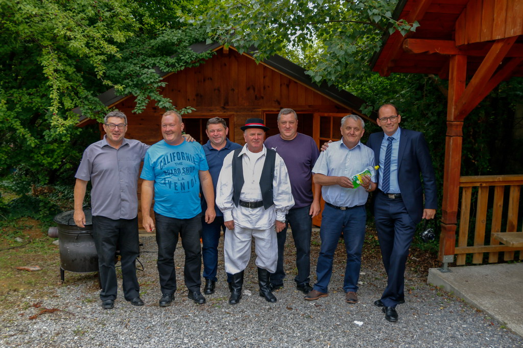 Klikni na fotografiju za uvecanje