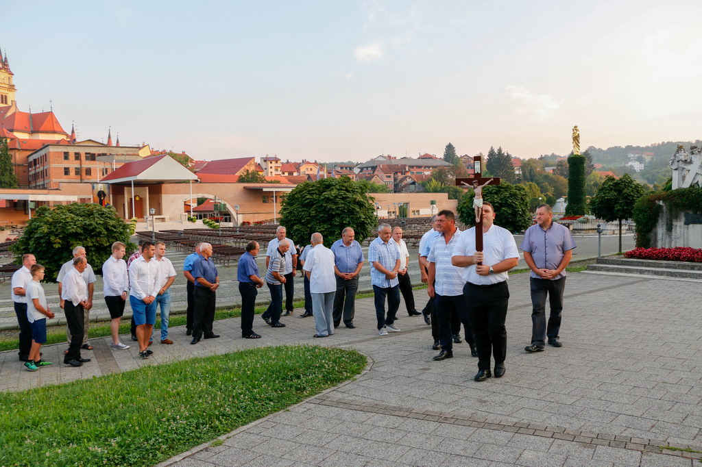 Klikni na fotografiju za uvecanje