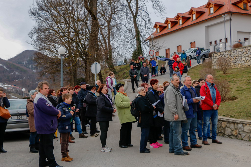 Klikni na fotografiju za uvecanje