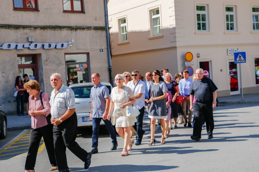 Klikni na fotografiju za uvecanje