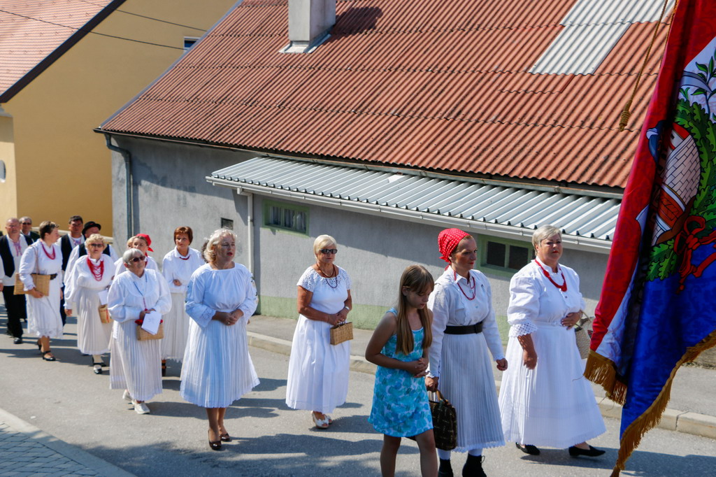Klikni na fotografiju za uvecanje
