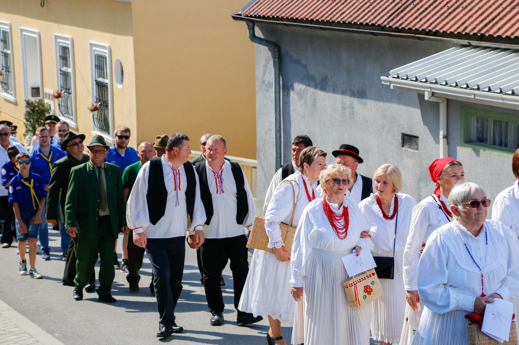 Klikni na fotografiju za uvecanje