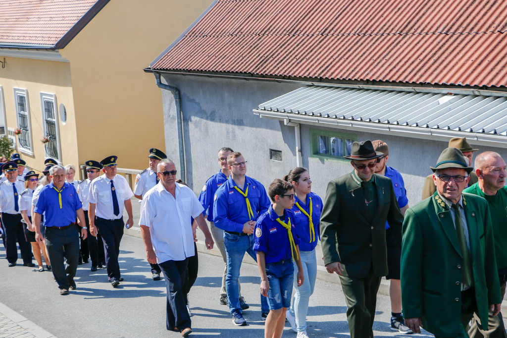 Klikni na fotografiju za uvecanje