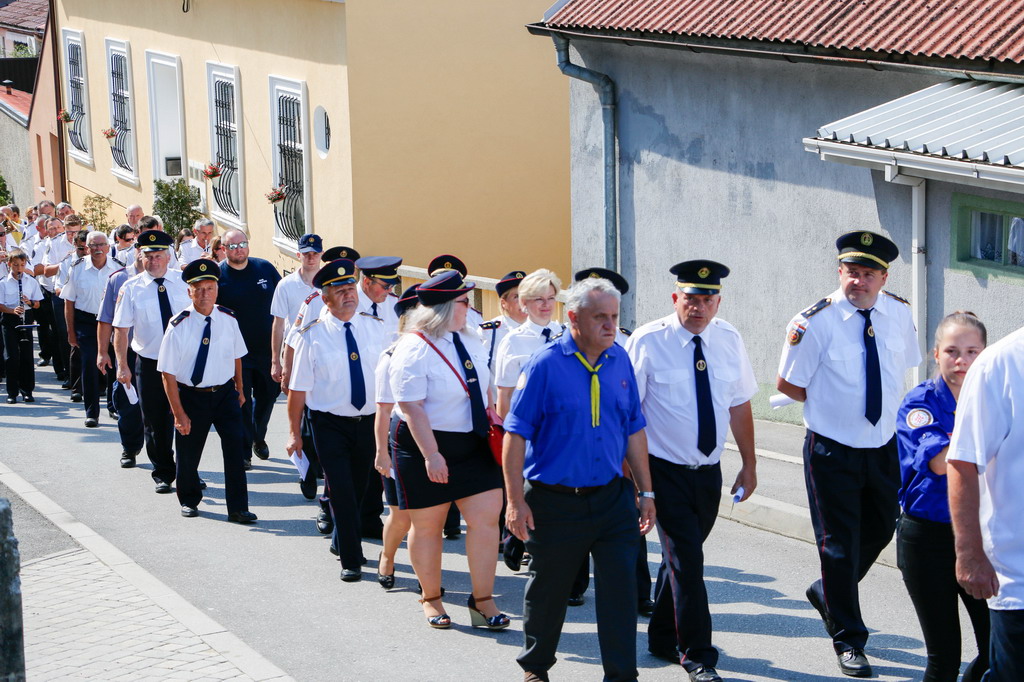 Klikni na fotografiju za uvecanje