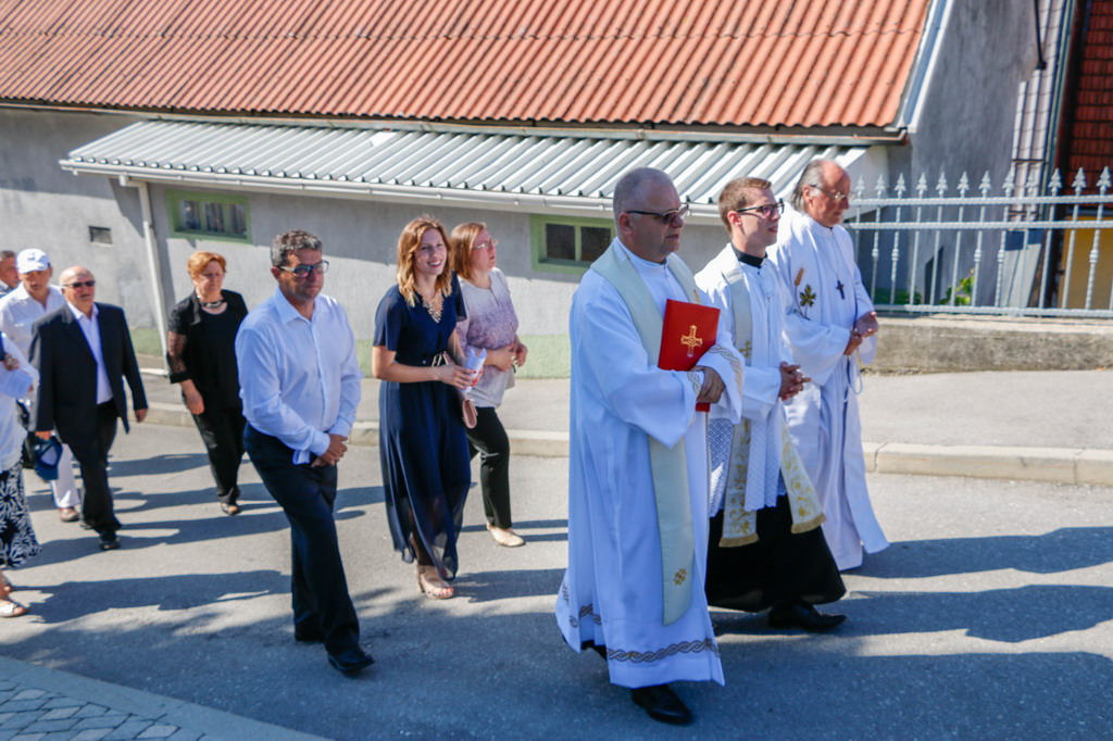 Klikni na fotografiju za uvecanje