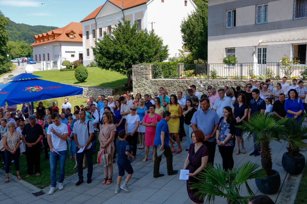 Klikni na fotografiju za uvecanje
