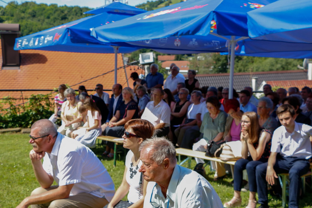 Klikni na fotografiju za uvecanje