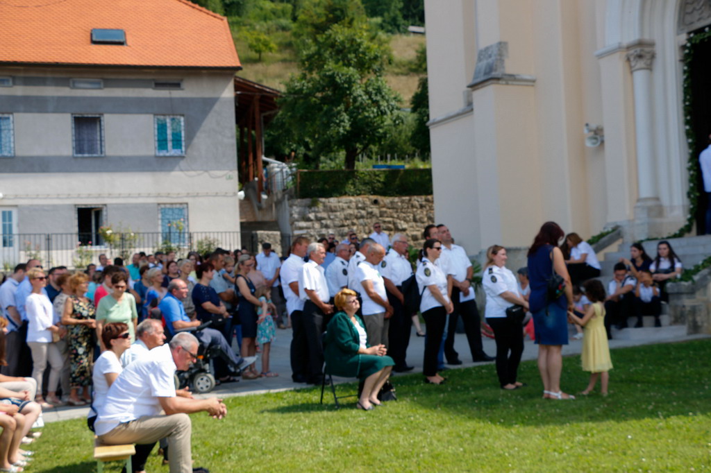 Klikni na fotografiju za uvecanje