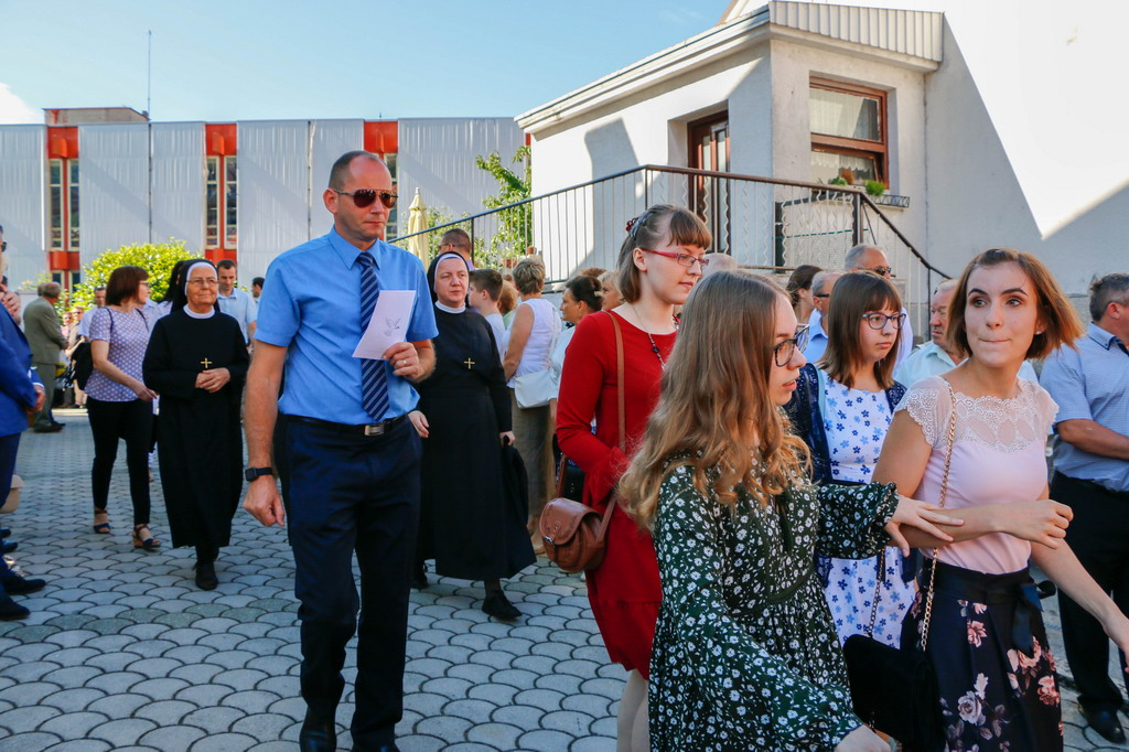 Klikni na fotografiju za uvecanje