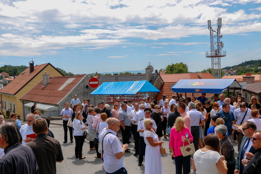 Klikni na fotografiju za uvecanje