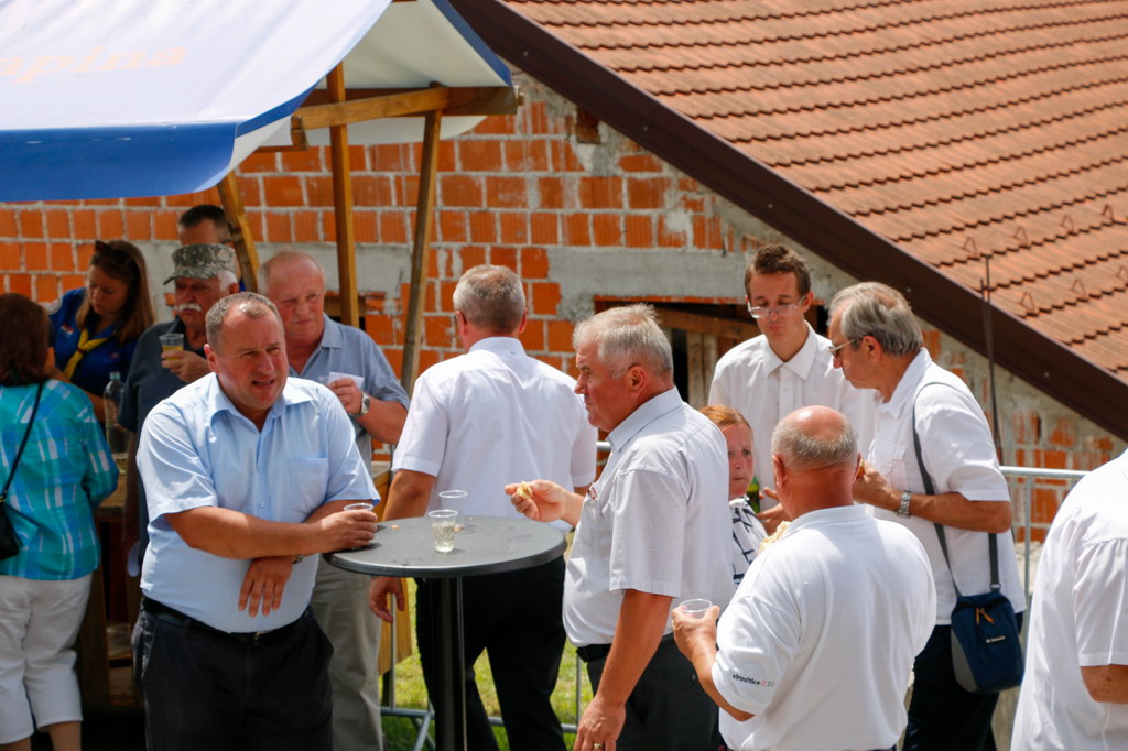 Klikni na fotografiju za uvecanje