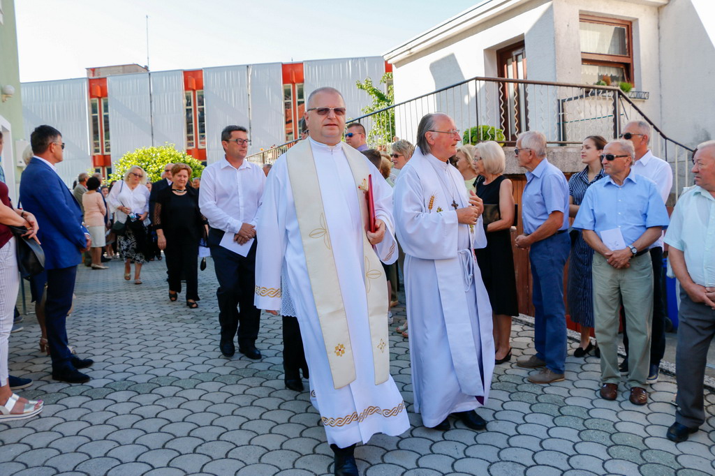 Klikni na fotografiju za uvecanje