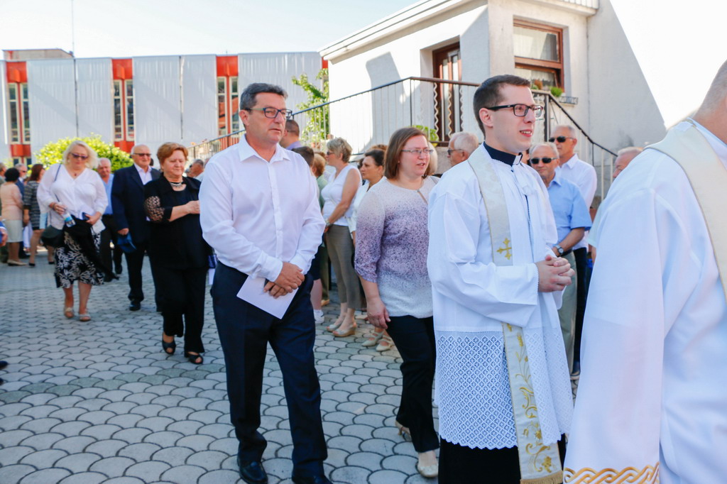 Klikni na fotografiju za uvecanje
