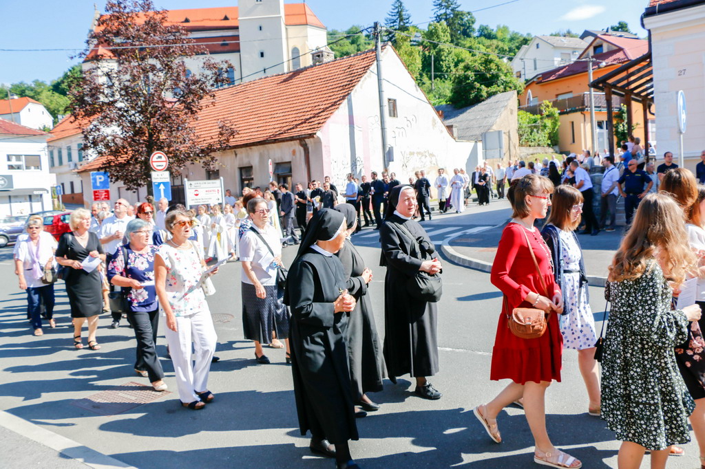 Klikni na fotografiju za uvecanje
