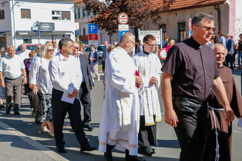 Klikni na fotografiju za uvecanje