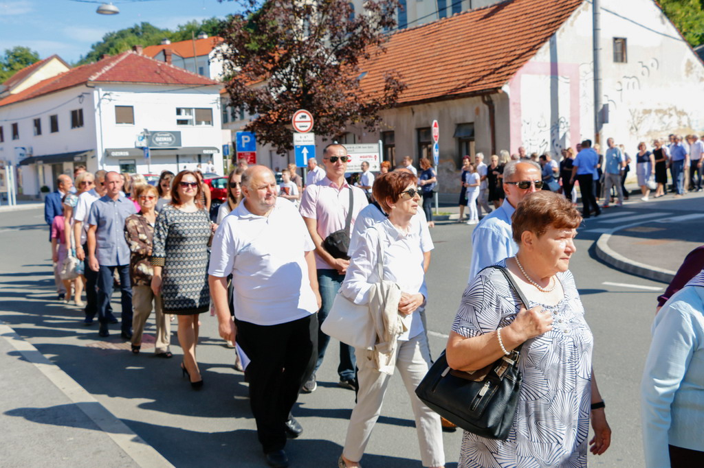 Klikni na fotografiju za uvecanje