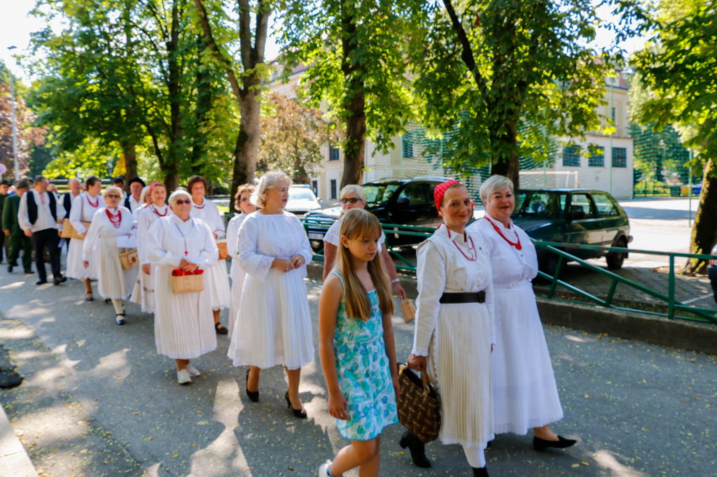 Klikni na fotografiju za uvecanje