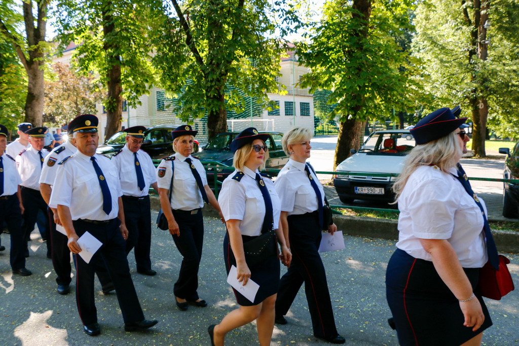 Klikni na fotografiju za uvecanje