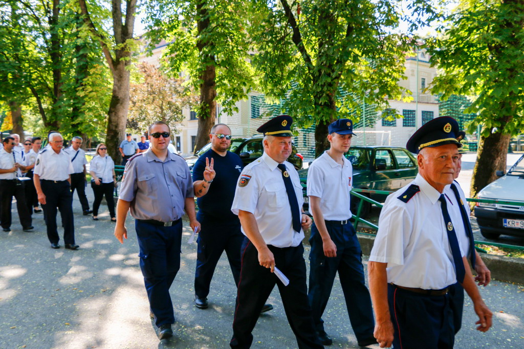 Klikni na fotografiju za uvecanje