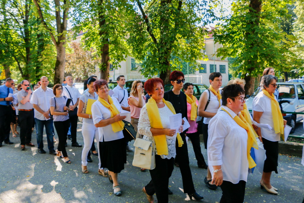 Klikni na fotografiju za uvecanje