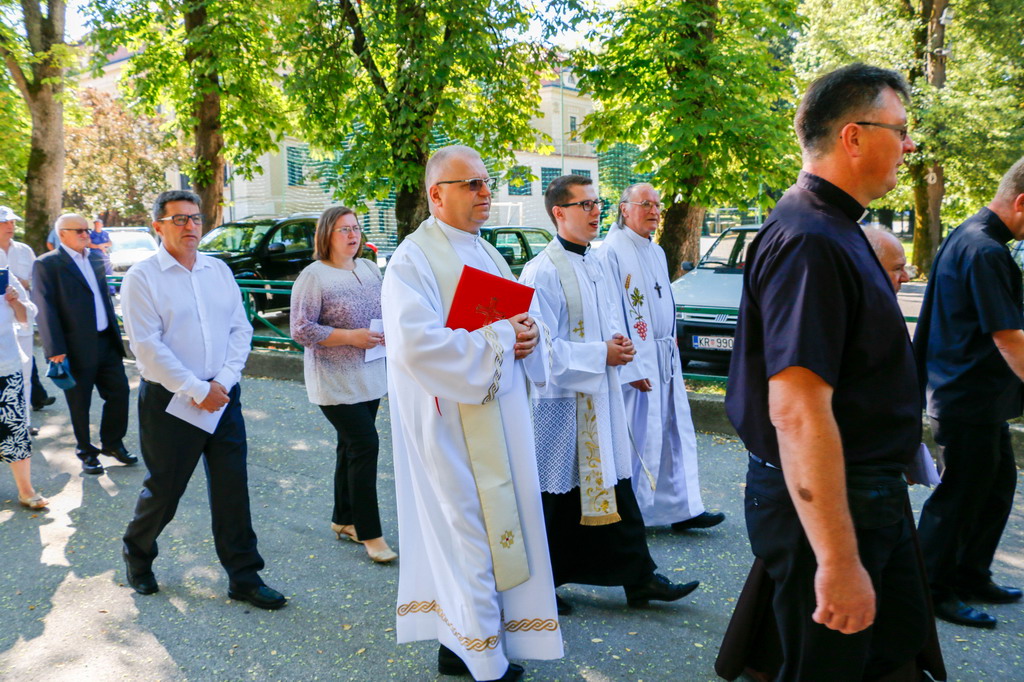 Klikni na fotografiju za uvecanje