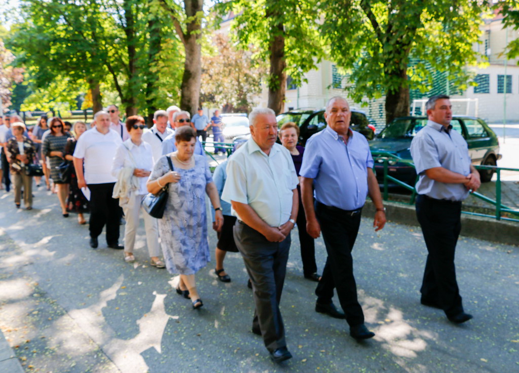 Klikni na fotografiju za uvecanje