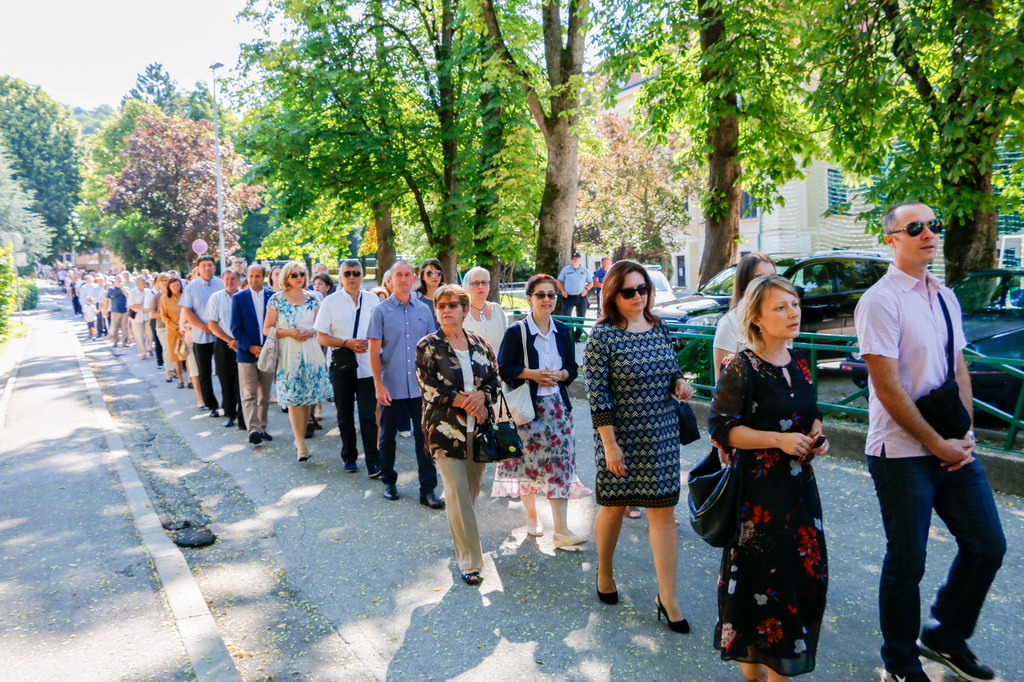 Klikni na fotografiju za uvecanje