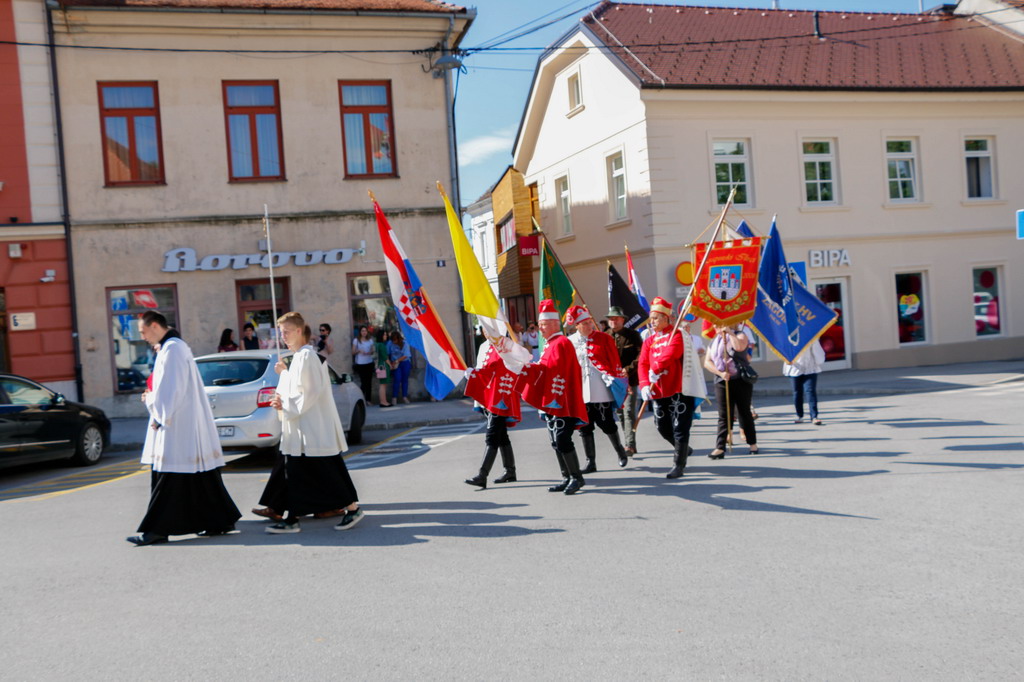 Klikni na fotografiju za uvecanje
