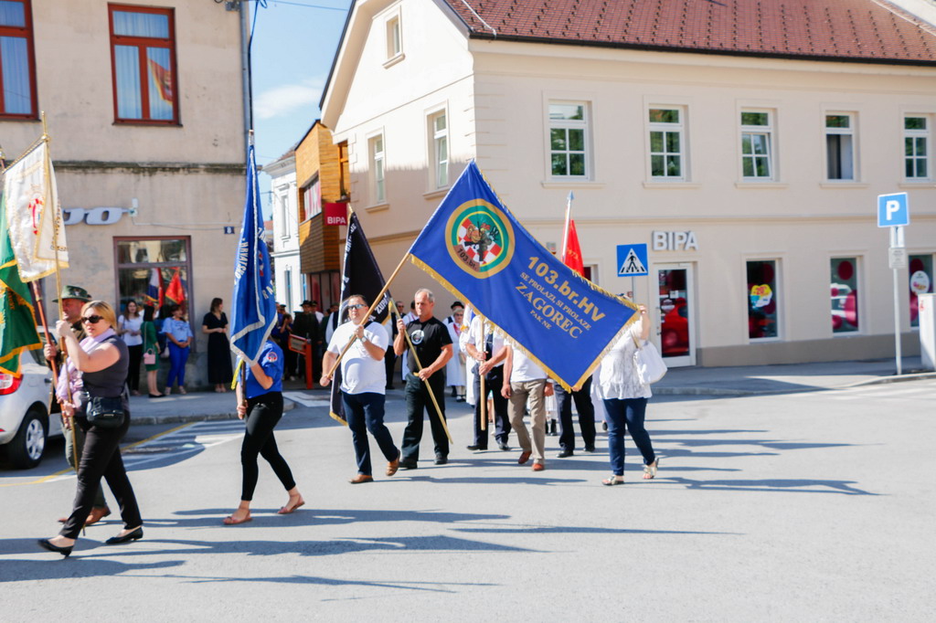 Klikni na fotografiju za uvecanje