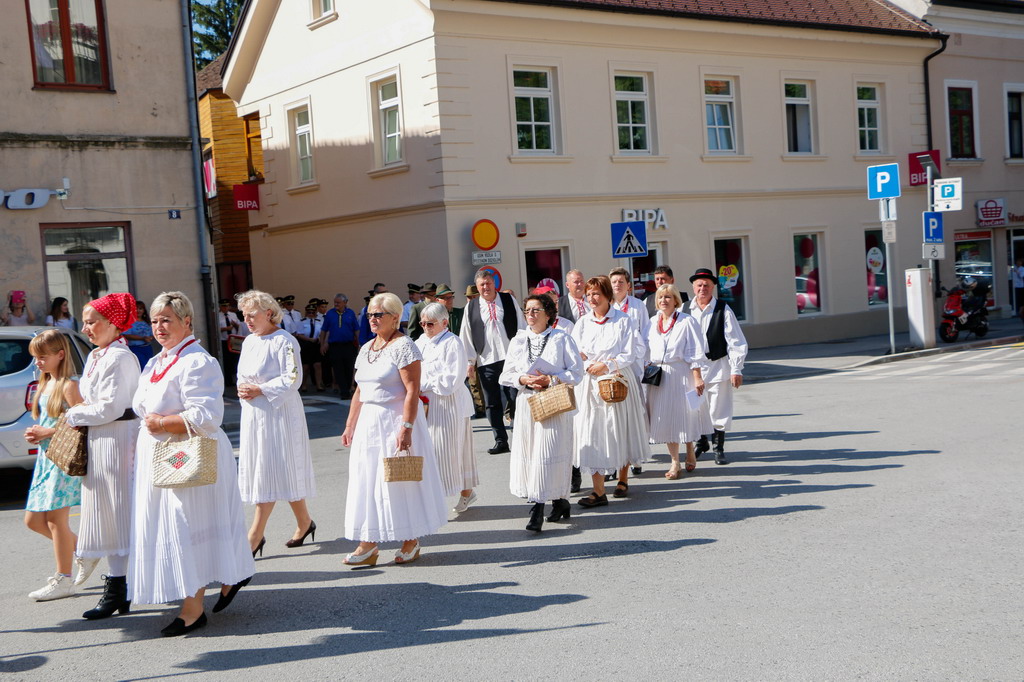 Klikni na fotografiju za uvecanje