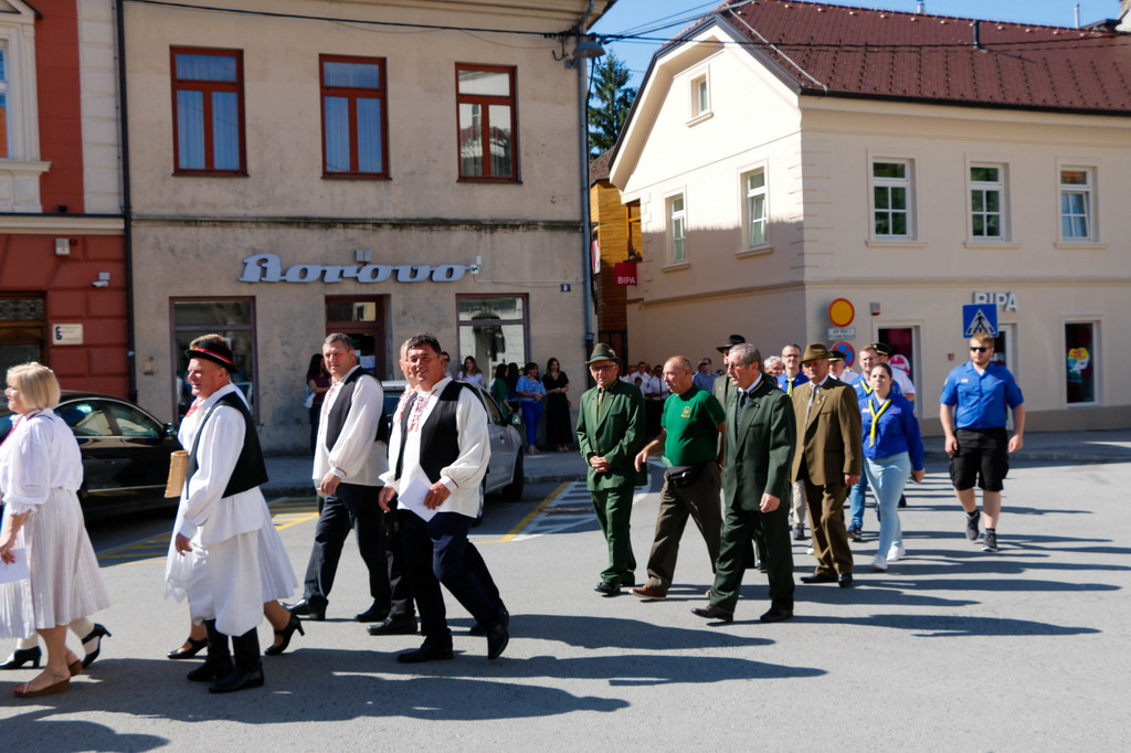 Klikni na fotografiju za uvecanje