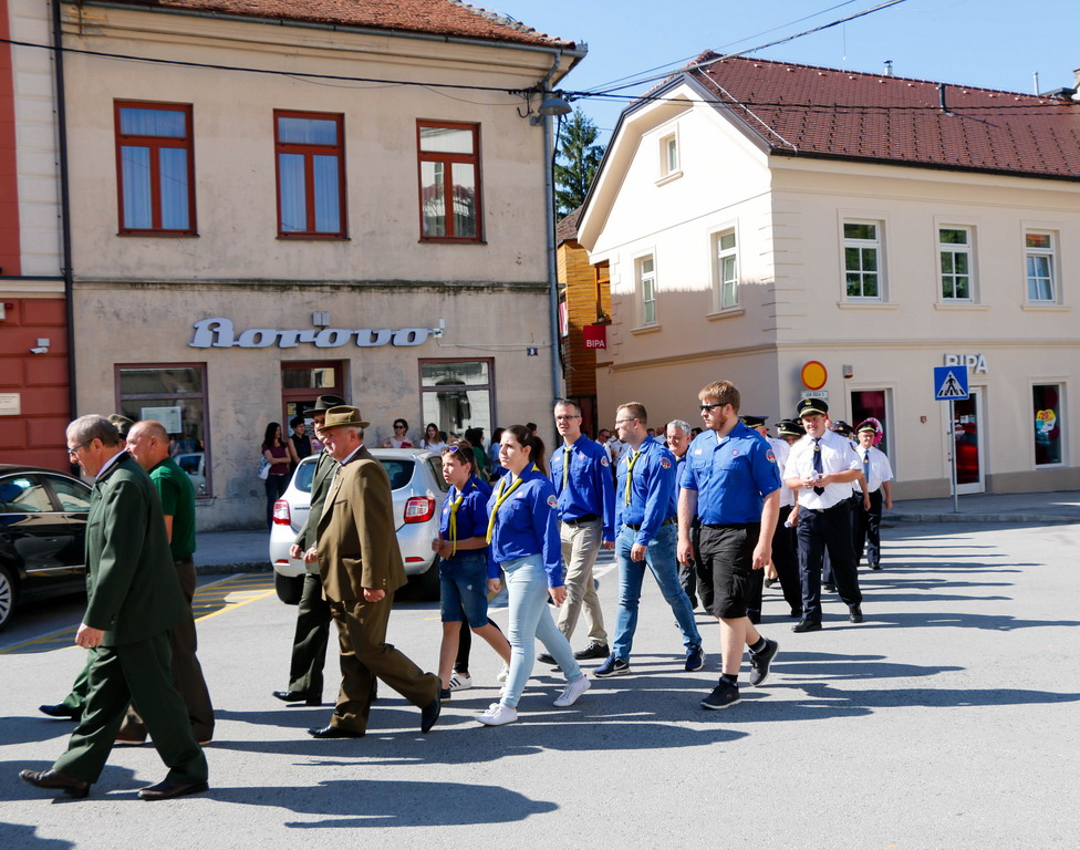 Klikni na fotografiju za uvecanje