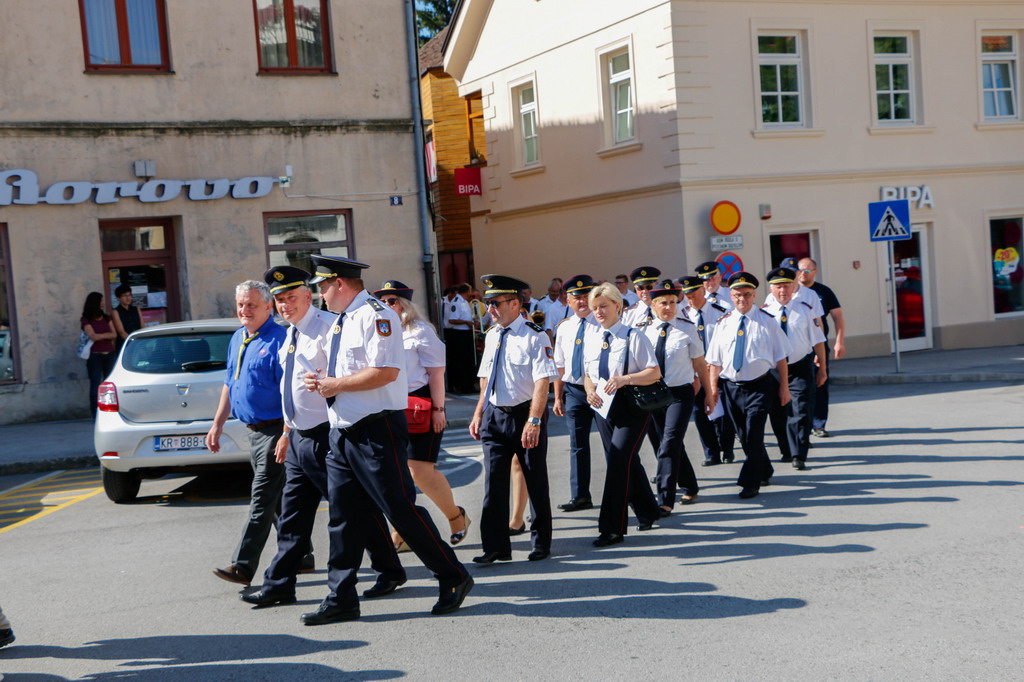 Klikni na fotografiju za uvecanje