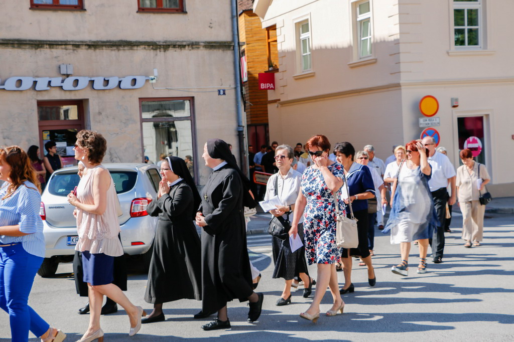 Klikni na fotografiju za uvecanje