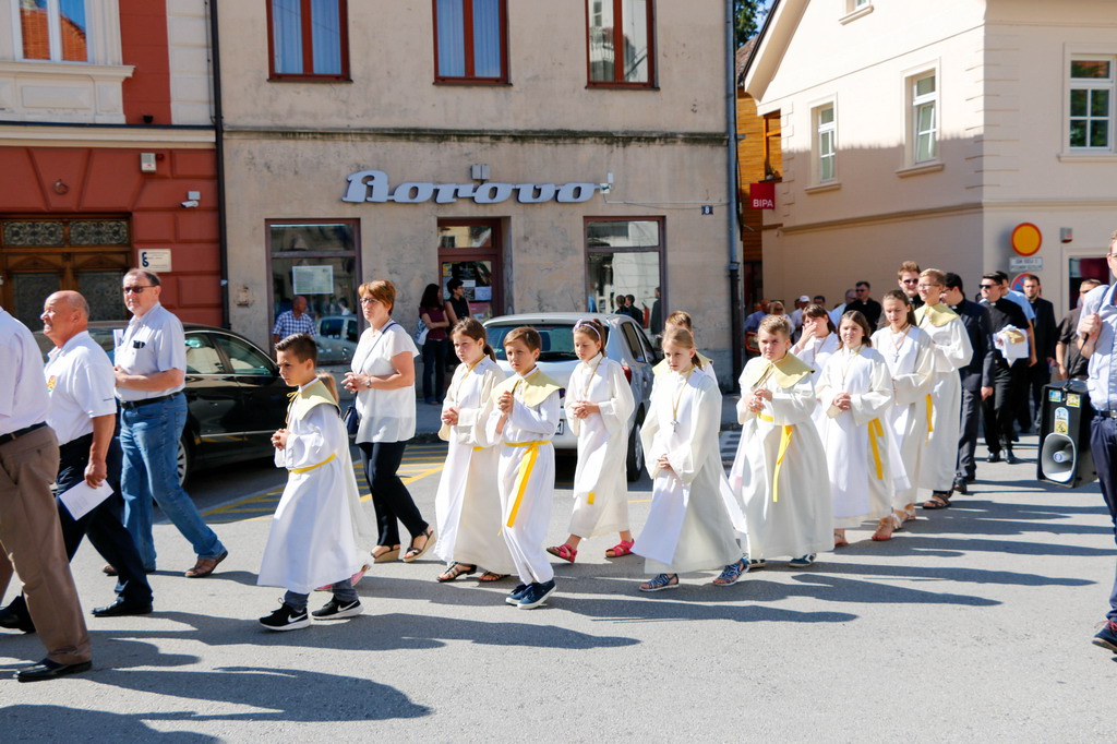 Klikni na fotografiju za uvecanje