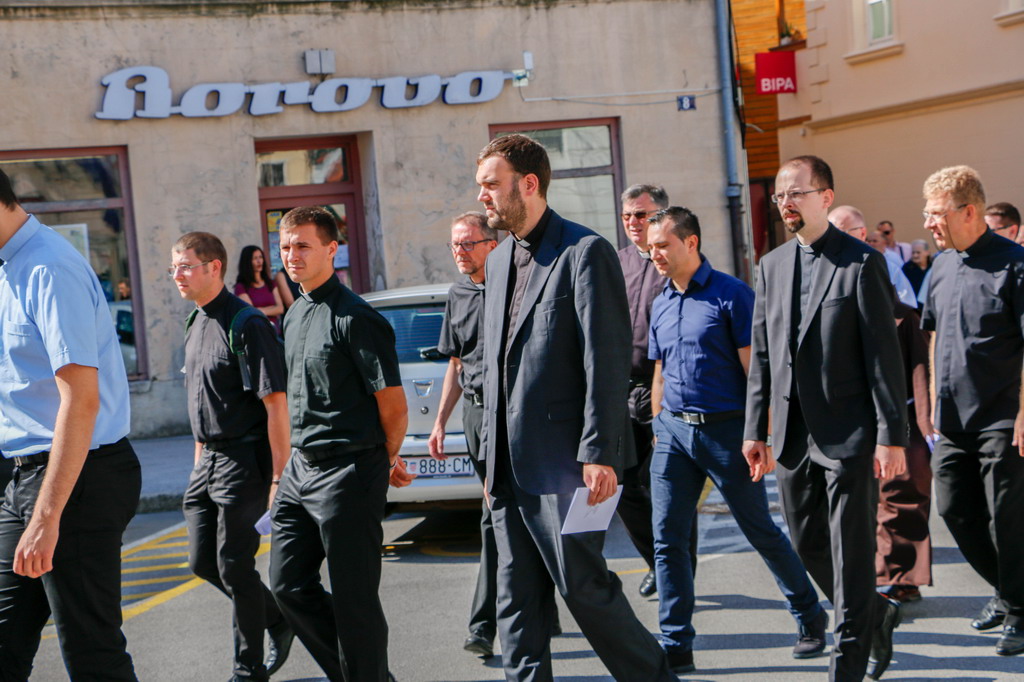 Klikni na fotografiju za uvecanje